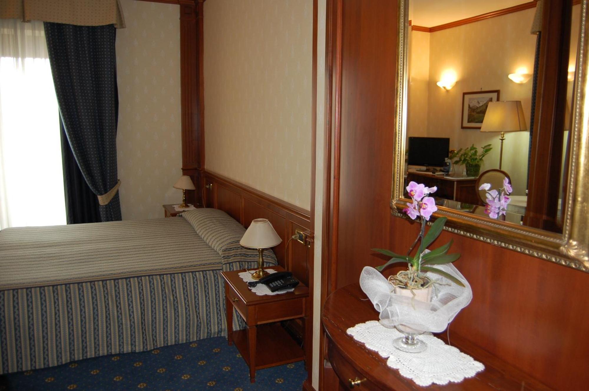 Hotel Olympic Saint-Vincent Habitación foto